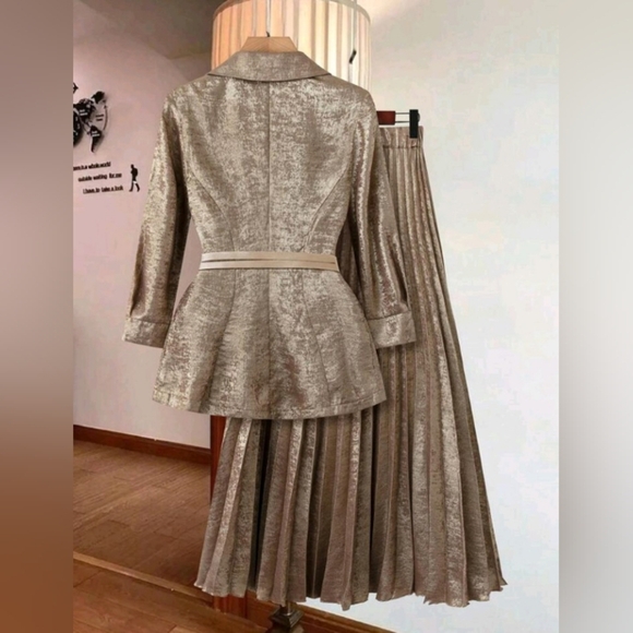 2pcs Set Gold Pleated Midi Skirt And Blazer For Women - Picture 2 of 4